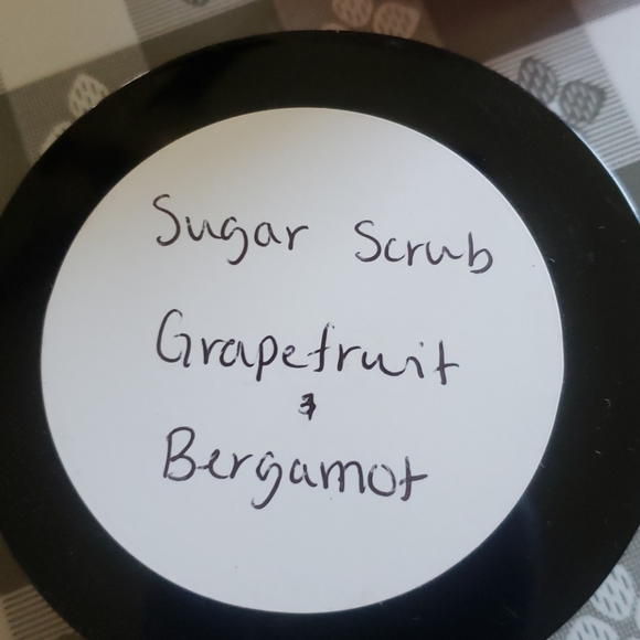 Grapefruit and Bergamot Sugar Scrub - Picture 3 of 3